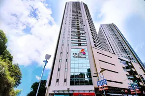 38. 6℃ Cinema Thematic Hotel - Image 2