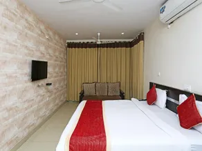 7672 Pride Inn - Image 3