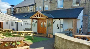 Greyhound Hotel - Image 5