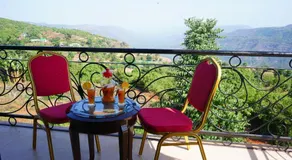 Bulverton Valley Villa - Image 2