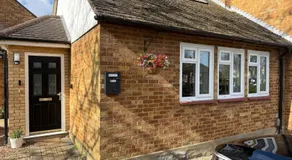 Entire 2 Bed House in London Area - Parking - Sleeps 5 - Image 5