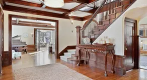 Luxury 6600 sq.ft Stunning Home/Sleeps 10+ - Image 4