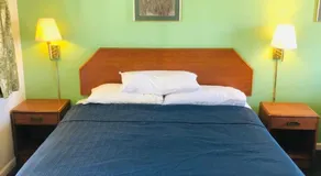 Woodridge Motel - Image 2