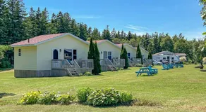 Baywatch Lighthouse Cottages & Motel - Image 5