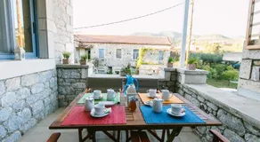 Maistros Kardamyli Apartments - Image 2