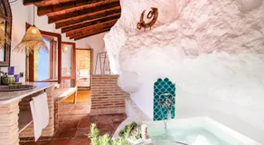 XUQ Hotels Alaxara - Image 2