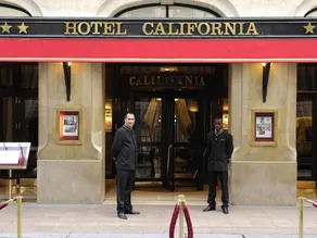 Hotel California Champs Elysees - Image 4