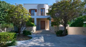 Anthemis Luxury Villa - Image 4