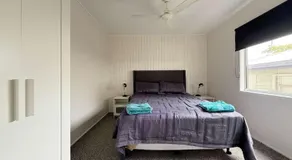Top Level Unit With Gorgeous Waterviews - Image 3