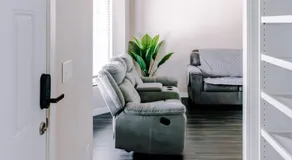 4-bedroom Burlington with AC & Wifi - Image 4