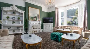 Lansdowne House with Private Car Park - Image 2