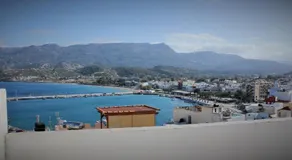 Luxury city home with sea views - Image 3