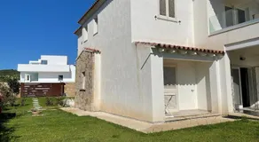 R House II - Image 5