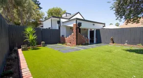 Dreamy Farmhouse in Studio City - Image 4