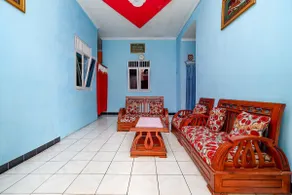 SPOT ON 2106 Homestay Flamboyan - Image 5