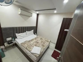 GREEN WAY HOTEL & RESTAURANt - Image 2