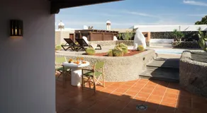 Canaryislandshost I Esencia - Image 4