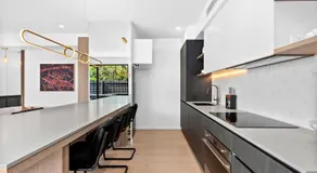 Beach Luxury On The Park - Brand New 2 bedroom 3 Bathroom Carport Shops 100m Beach 500m Aircon Heating Gas fireplace WIFI - Image 3