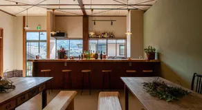 entohouse BAR&GUESTHOUSE - Image 4