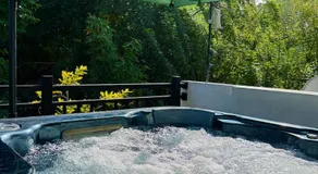 Coastal Dream House with Jacuzzi - 3 Bedrooms - Just Steps from a Stunning Beach - Image 5