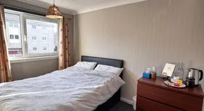 Cozy Room in Polloksheilds - Image 2