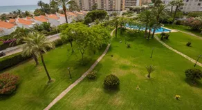 Apartamento con piscina y zonas comunes - Image 3