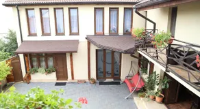 Oli House - Image 4