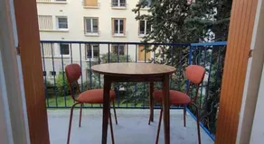 Château 5 min avec balcon et un Stationnement gratuit - Image 3