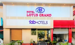 Hotel Lotus Grand - Image 2