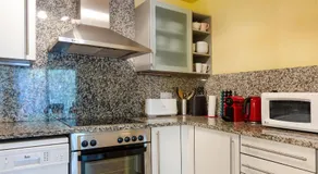Devesa Park Apartment with Private Parking - Image 3