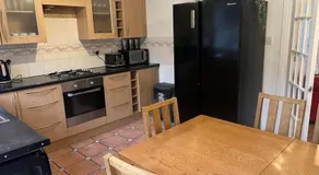 Beautiful 4 bedroom home 3 bathrooms, Excellent location, Family, Group, Corporate, Contractor - Image 3