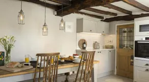 Corner Cottage - Image 5