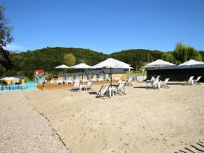 Holiday homes with swimming pool, close to the sea - Image 4