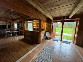 Luxurious 200m ² timber villa - Image 3