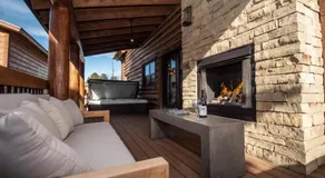 Estes Escape – Jacuzzi, Indoor/Outdoor Fireplace and BBQ Grill - Image 2