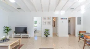 Renovated Apts with Kitchen, Fast WiFi, Smart TV, Roku & Pool Onsite 4 mi to Surfside Beach - Image 5
