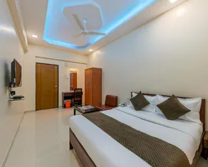 The Solapur Inn Hotel - Image 2