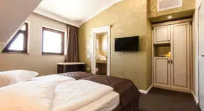 Camelot Resort - Image 2