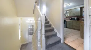 Fab Townhouse Near Queens with Huge TV & Recliners - Pass the Keys - Image 4