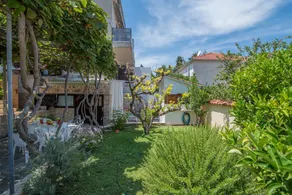 Appartamento con barbecue e giardino | Vista sul giardino - Image 3