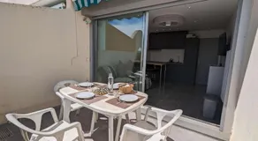 Studio vue port, belle terrasse, piscine - Image 3