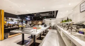 Starr Hotel and Serviced Apartment -Shanghai Jing'an Railway Station - Image 2