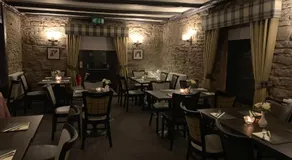 Lion and Unicorn Hotel - Image 4