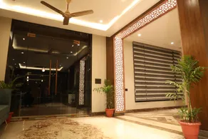 Elight Inn Hotel - Image 4