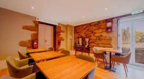 Casa de Valcova - Boutique Hotel - Image 5