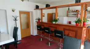 Hotel Antler - Image 3