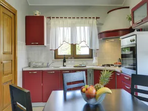 Villa in Peroj with Private Pool & Near Beach - Image 4