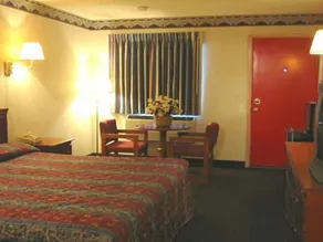 Red Carpet Inn Williamstown - Image 5