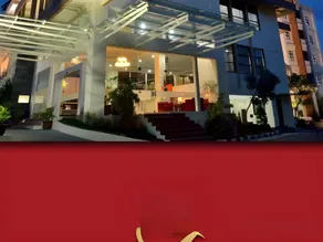 UNY Hotel - Image 3
