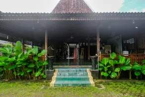 Joglo Manggisan Syariah Kotagede Mitra RedDoorz - Image 5